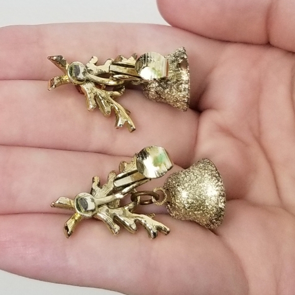 Fun vtg jingle bell earrings w damaged brooch - Picture 3 of 11